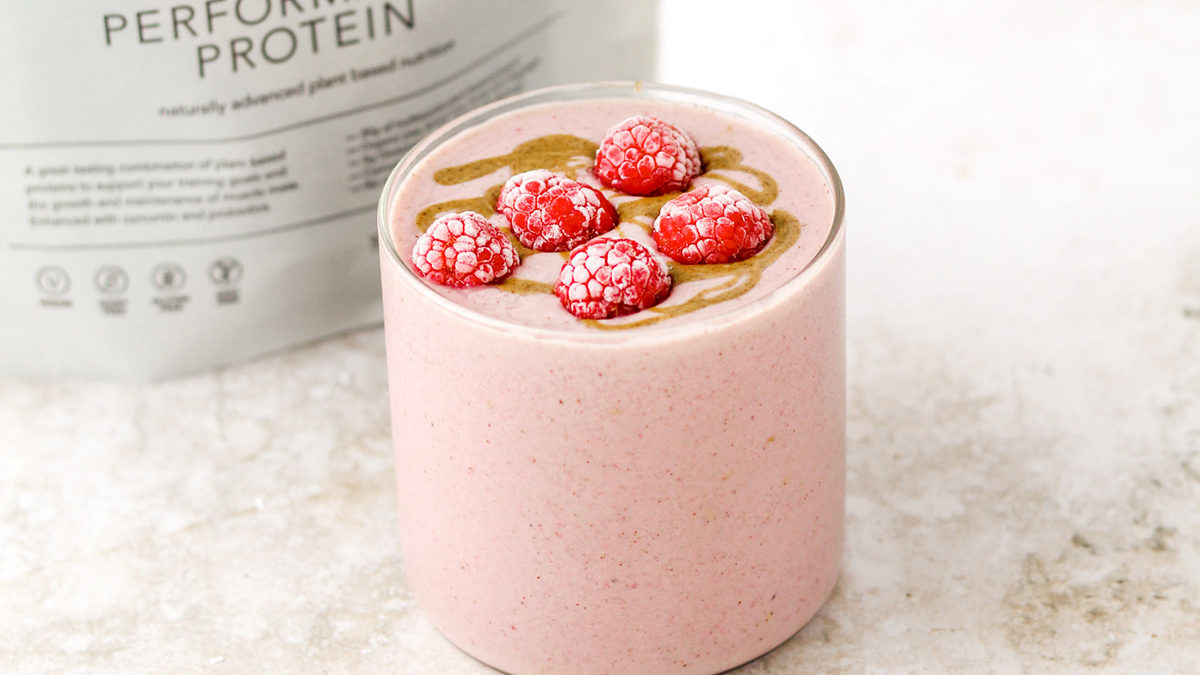 Performance Vanilla low carb Raspberry almond smoothie protein shake