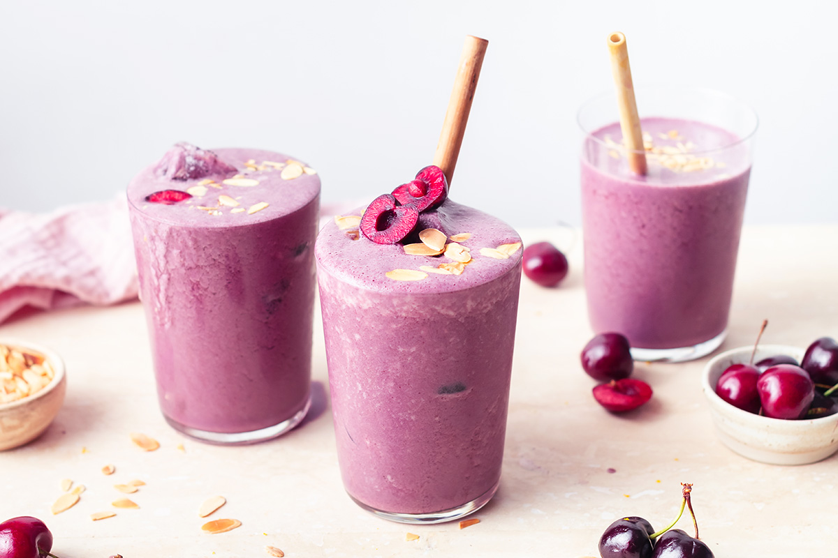 Cherry-Bakewell-Smoothie-form