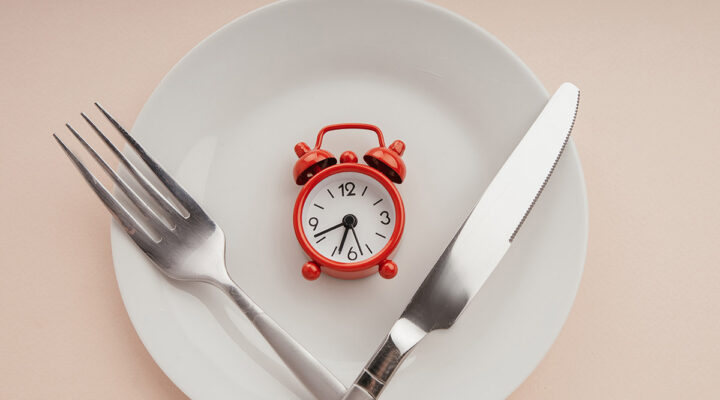 plate with alarm clock