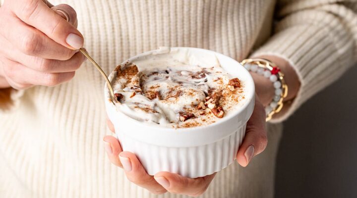 Form-Cinnamon-Roll-Mug-Cake-1225