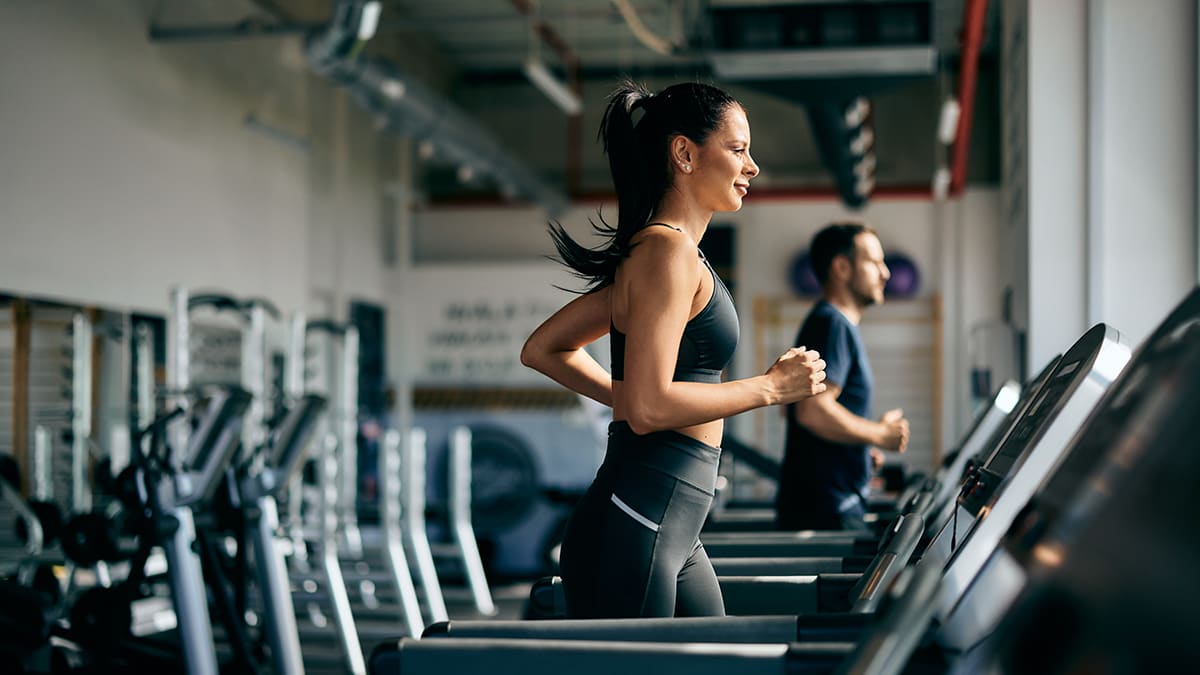 inform-Ask-Dr-Adam--Should-I-Eat-Differently-on-Training-Days-vs.-Rest-Days--copy-image 1